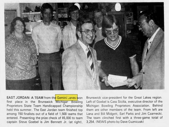 Gemini Lanes (Teen Zone, East Jordan Recreation, The Zone Sports Lounge) - Oct 19 1979 Article (newer photo)